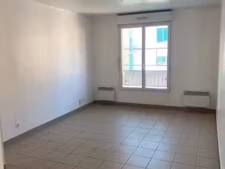location appartement 3 pièces 51 m² à creil (60100)  790 €