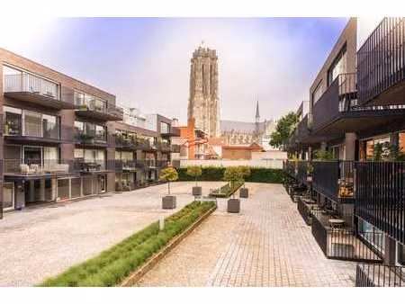 appartement de 2 chambres avec terrasse et emplacement de pa