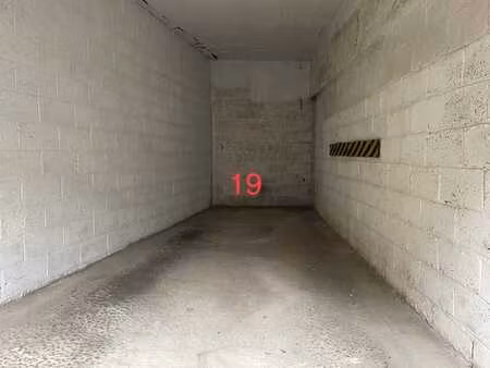garage fermé à louer à forest - rue marconi 5