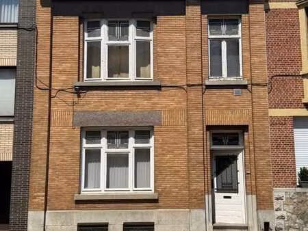 maison à rénover avec jardin à deux pas du centre