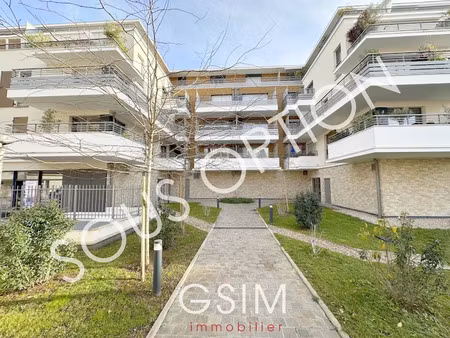 location appartement 2 pièces 55 m² à garches (92380)  1 410 €