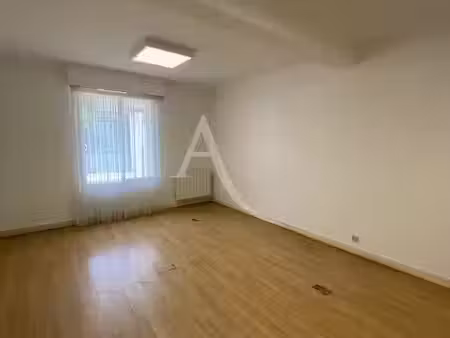 location locaux professionnels 0 pièces 85 m² à jargeau (45150)  600 €