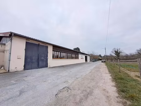location locaux professionnels 420 m² à recloses (77760)  2 265 €