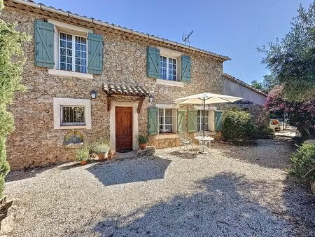 exceptionnelle bastide en pierres avec piscine proche de lorgues
