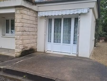 vends appartement 2 pièces. rez de chaussée  garage individuel