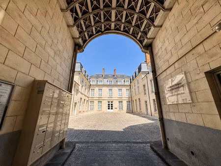 orléans centre appartement d'exception en duplex avec jardin privatif au sein d'un hôtel p