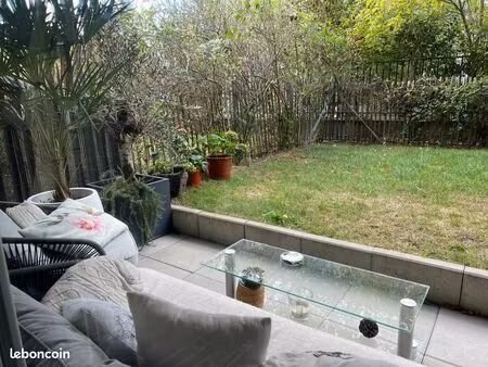 appartement f3 avec jardin privatif  résidence récente