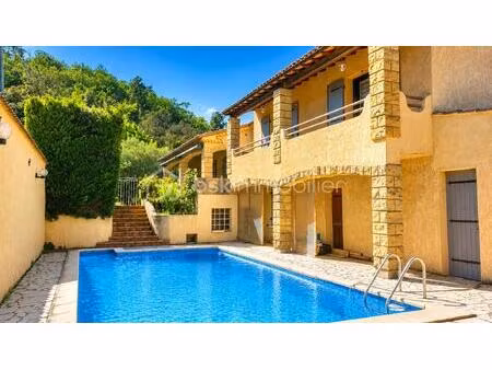 maison traditionnelle de 137 m² à bagnols-sur-ceze