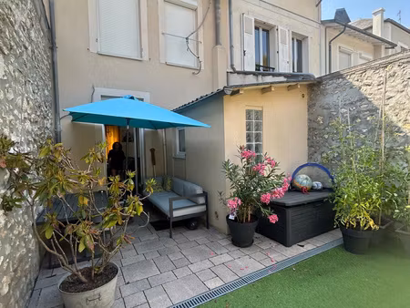 etampes: maison de ville rénovée avec jardinet  dépendances