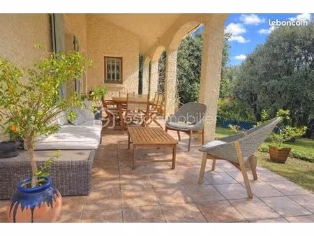 villa 7 pièces 182 m²