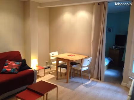 location meublée appartement 28 m²  75018 (m°anvers)