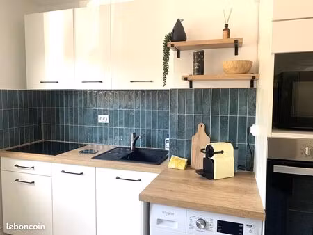 chambre face yschools (scbs) • appartement 65 m² pour 2