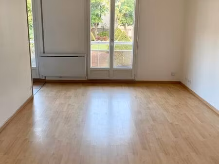 appartement f2 avec balcon - bois st denis