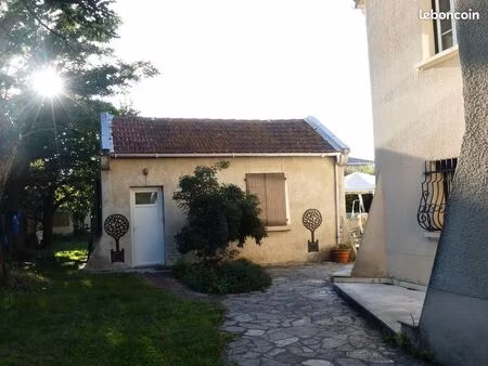 t1 bis maisonnette indépendante chez propriétaire