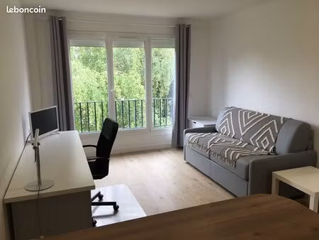 studio 28m2 meublé pour etudiant(e) - proche escom/utc