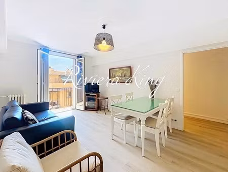 appartement t4 avec balcon - centre de villefranche sur mer -