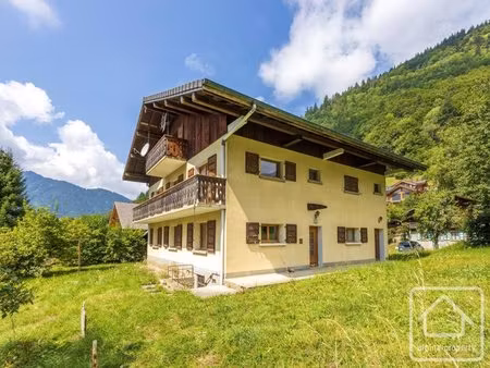 superbe demeure traditionnelle de 300 m² à rénover  idéalement exposée au soleil et située