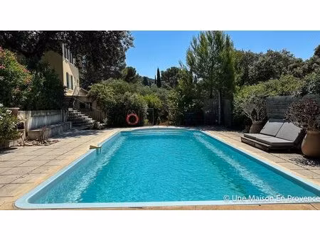 maison familiale avec piscine villeneuve les avignon
