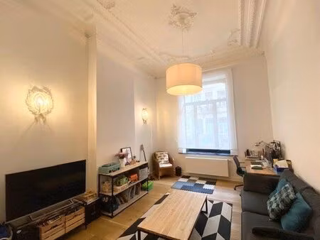 appartement à louer avec terrasse et jardin   ixelles (vbe40692)