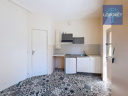 appartement gazeran 23 m² - place de parking extérieur