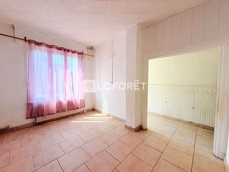 maison de ville à proximité des commodités