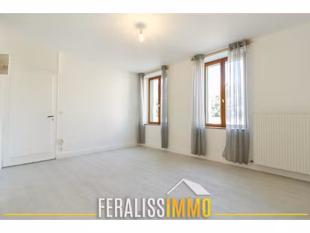 lumineux f2 à neuville-sur-oise refait à neuf !