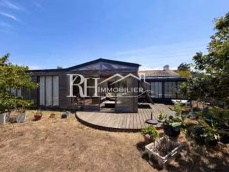 vente maison à brem-sur-mer (85470) : à vendre / 109m² brem-sur-mer
