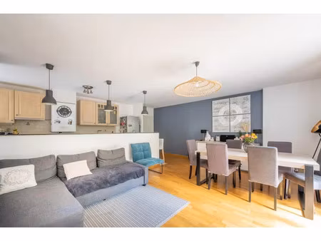 location meublée appartement 4 pièces 85 m² à chatillon (92320)  1 950 €