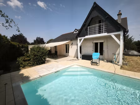 maison familiale 5 chambres avec piscine auzouer-en-tourai
