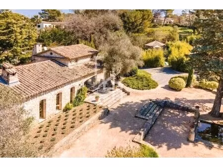 mas provençal en pierre à la vente à mougins avec vue panoramique