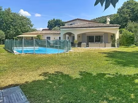 villa lumineuse avec piscine – entre la turbie et monaco!