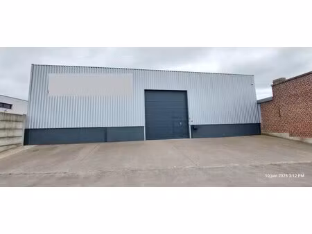à louer fonds de commerce 300 m² – 2 604 € |cambrai