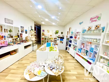 vente commerce 61 m² grasse (06130)