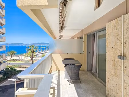 appartement 3 pieces avec terrasse vue mer a vendre en coeur de ville a saint raphael