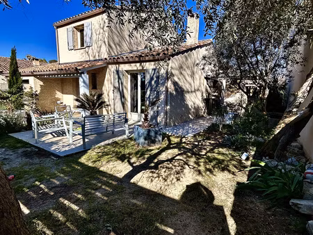 nouveau  magnifique maison 3 chambres  très lumineuse  garage  emplacement voitures  très 