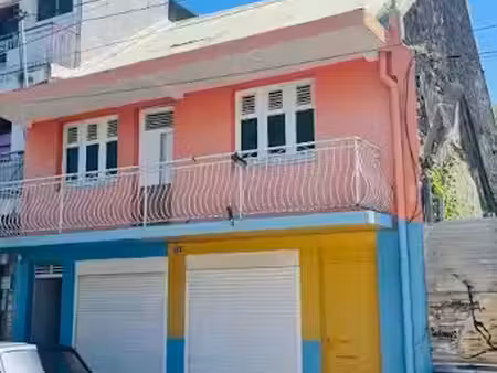 vente maison 5 pièces 243.68 m² à basse terre (97100)  160 000 €