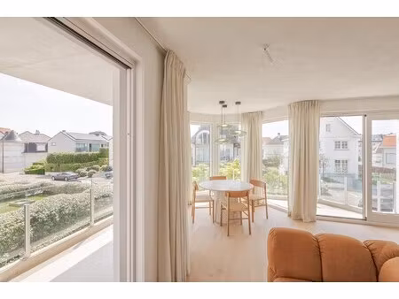 prachtig gerenoveerd appartement in villaresidentie te duinbergen