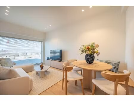 gerenoveerd appartement | 2 slaapkamers | zeezicht