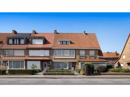 huis met groot volume  leuke tuin en garage te knokke