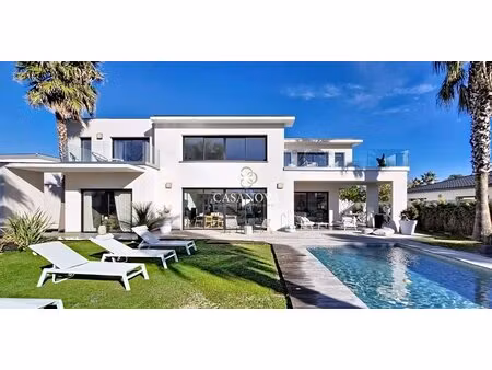 villa contemporaine de m² prestations haut de gamme grau d'agde