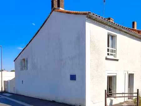 vente maison 3 pièces  61.53m²  les herbiers