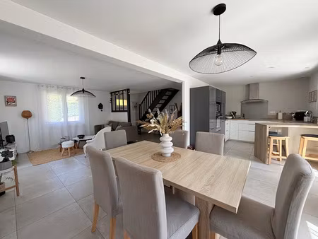 vente maison 5 pièces 120 m² à lons-le-saunier (39000)  254 800 €