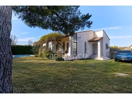 a eyguières belle villa de plain pied de 150 m2  familiale et économe dpe aa  rénovée  4..