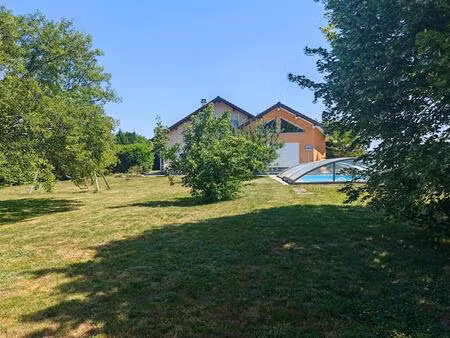 maison contemporaine 218 m² avec piscine  grand terrain et vie de plain-pied