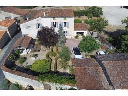 vente maison 6 pièces 241 m² à verteuil-sur-charente (16510)  315 750 €