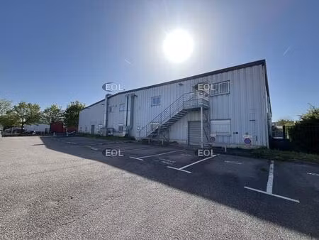 vente entrepôt 1 969 m²