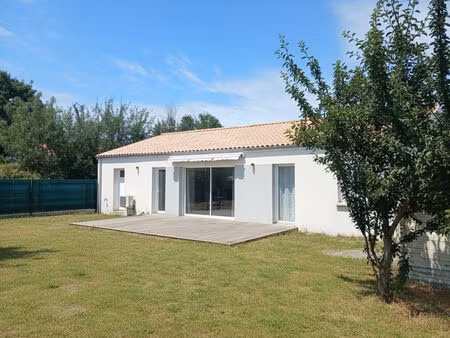 vente maison 4 pièces  96.02m²  beauvoir