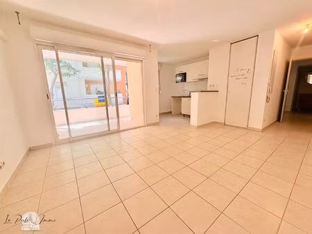 canet-en-roussillon appartement 3 pièces parking - résidence avec piscine