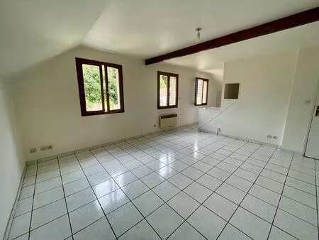 location appartement 1 pièce  32.00m²  bures