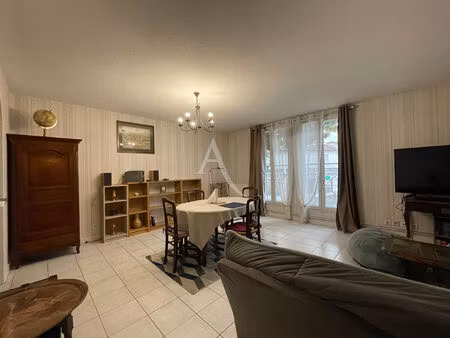 location appartement 3 pièces  72.00m²  saintes